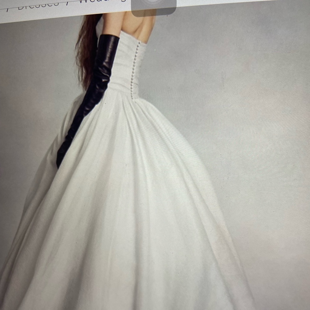 Wedding Dress - Picture 2 of 7